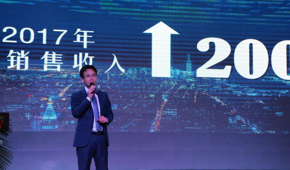 肖總奉唱“我和我的國”